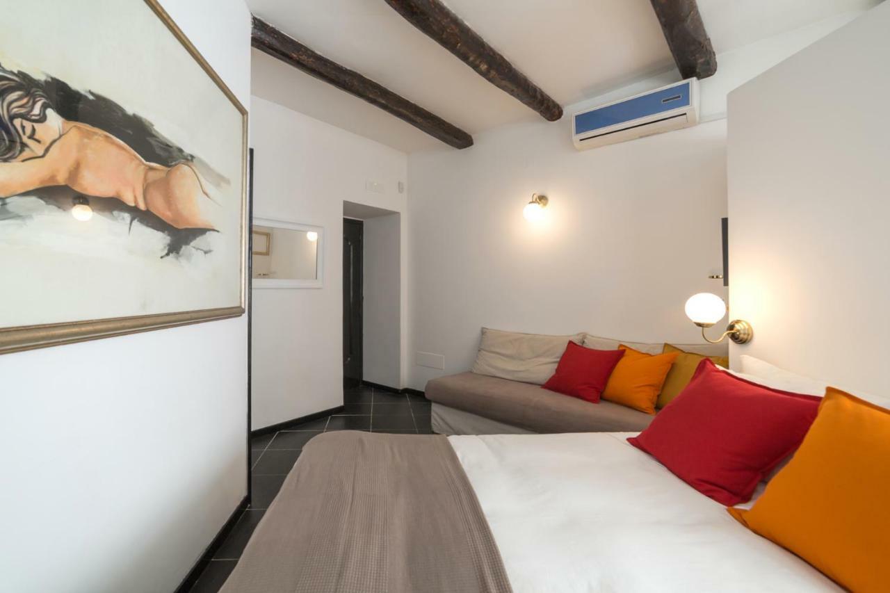 Hotel Futura Retro à Salernes Extérieur photo