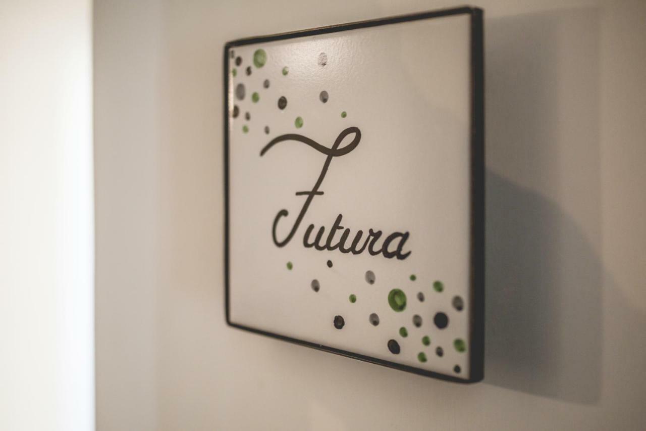 Hotel Futura Retro à Salernes Extérieur photo